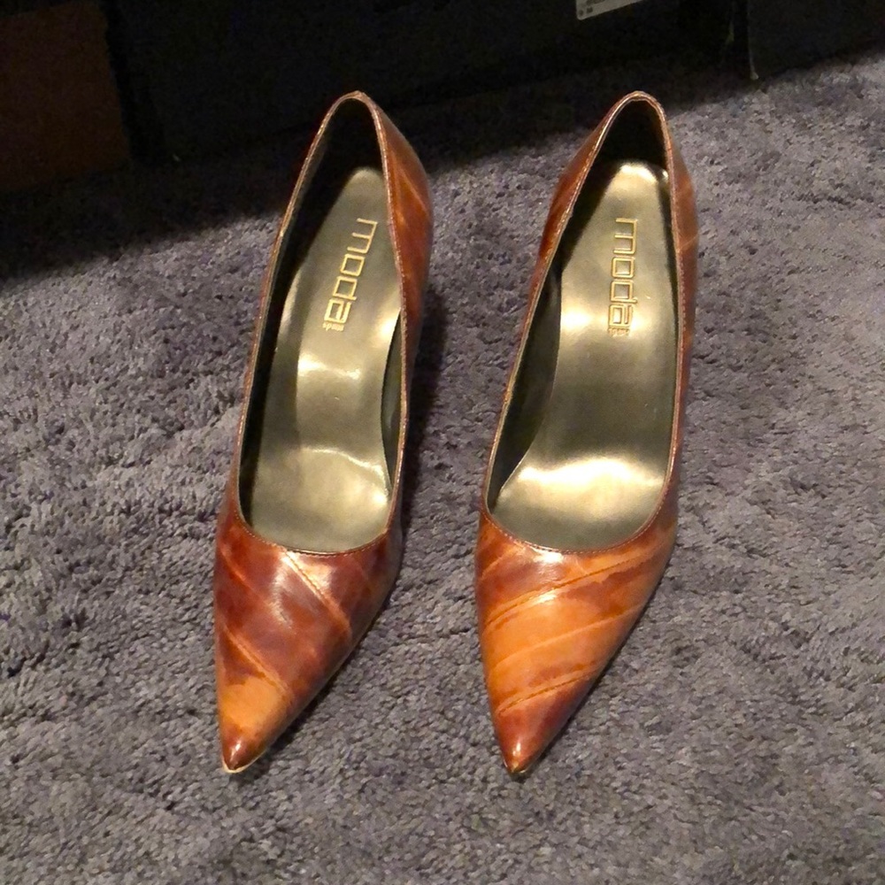 Tan heels